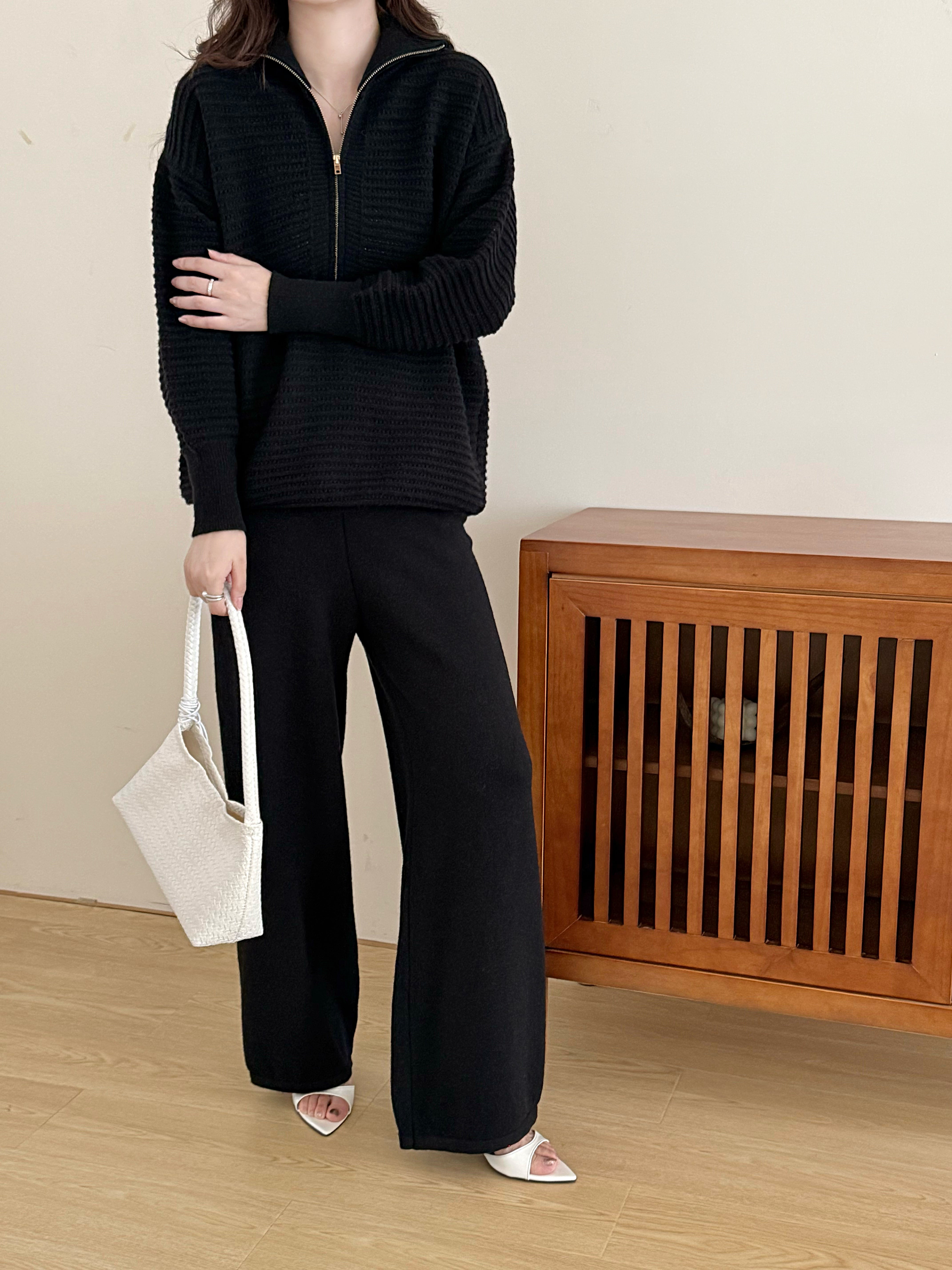 LOLO KNIT DETAIL SUIT BLACK