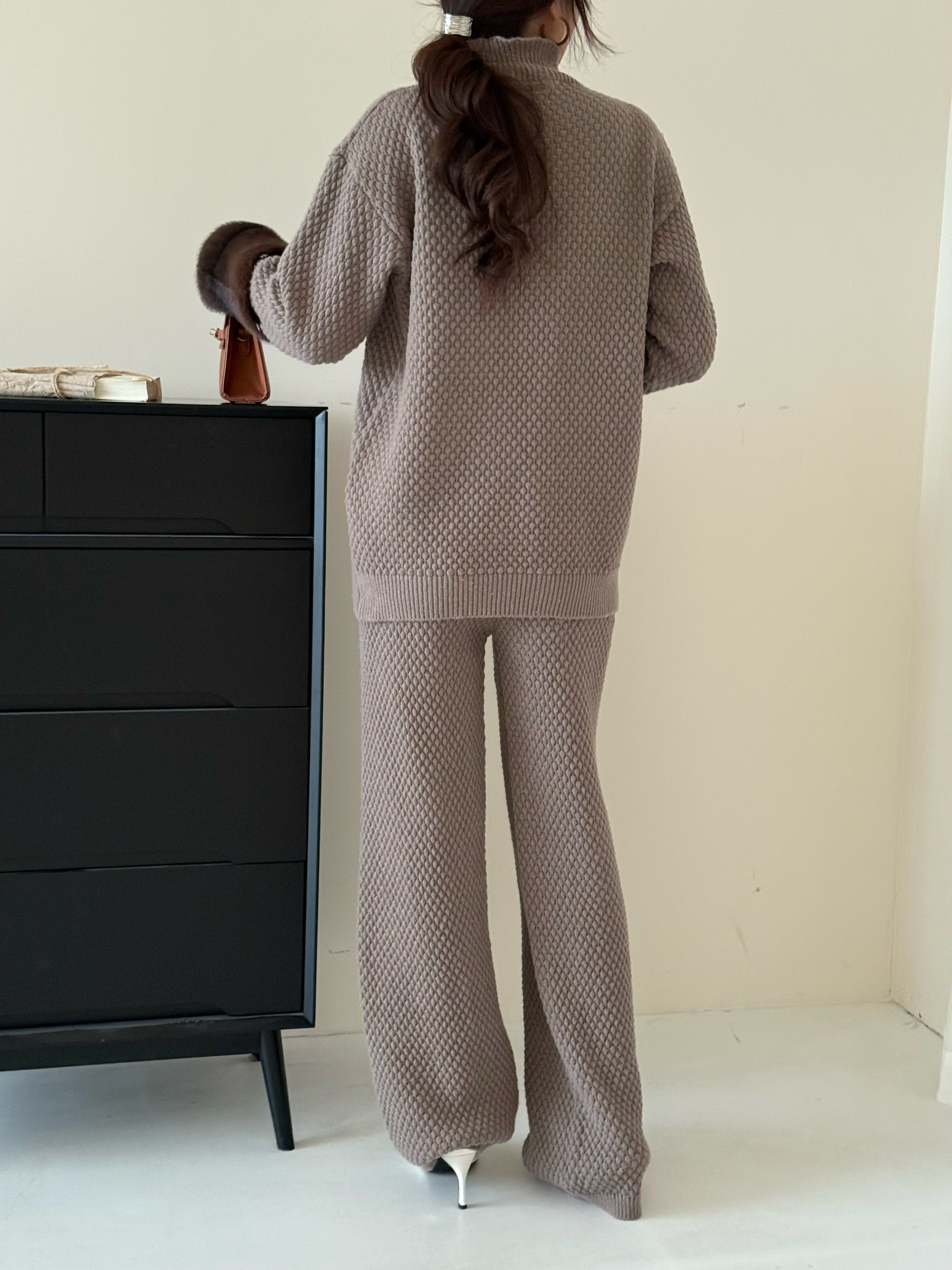 GIGI FUR CUFF KNIT SUIT