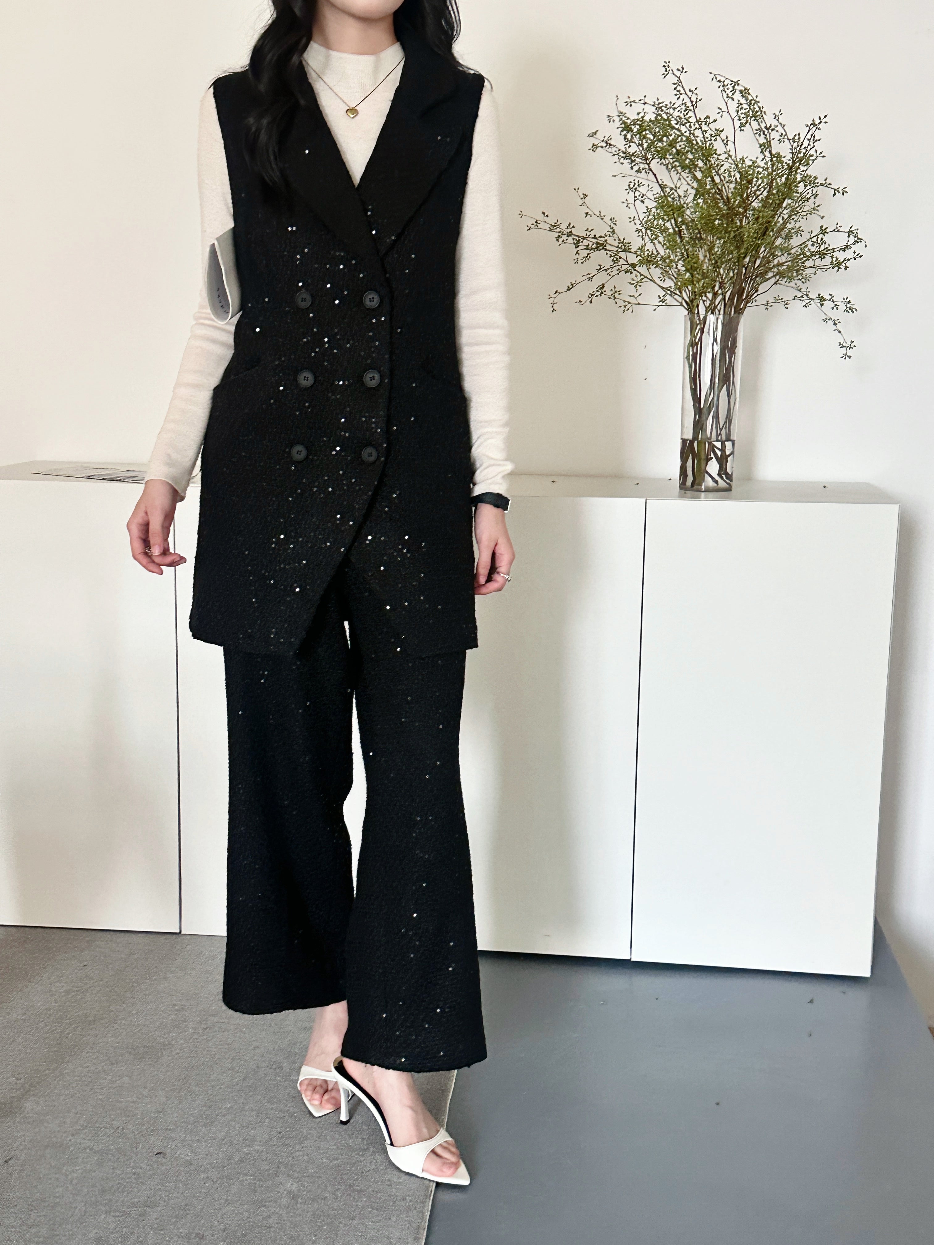 FIFI SLEEVELESS TWEED SUIT