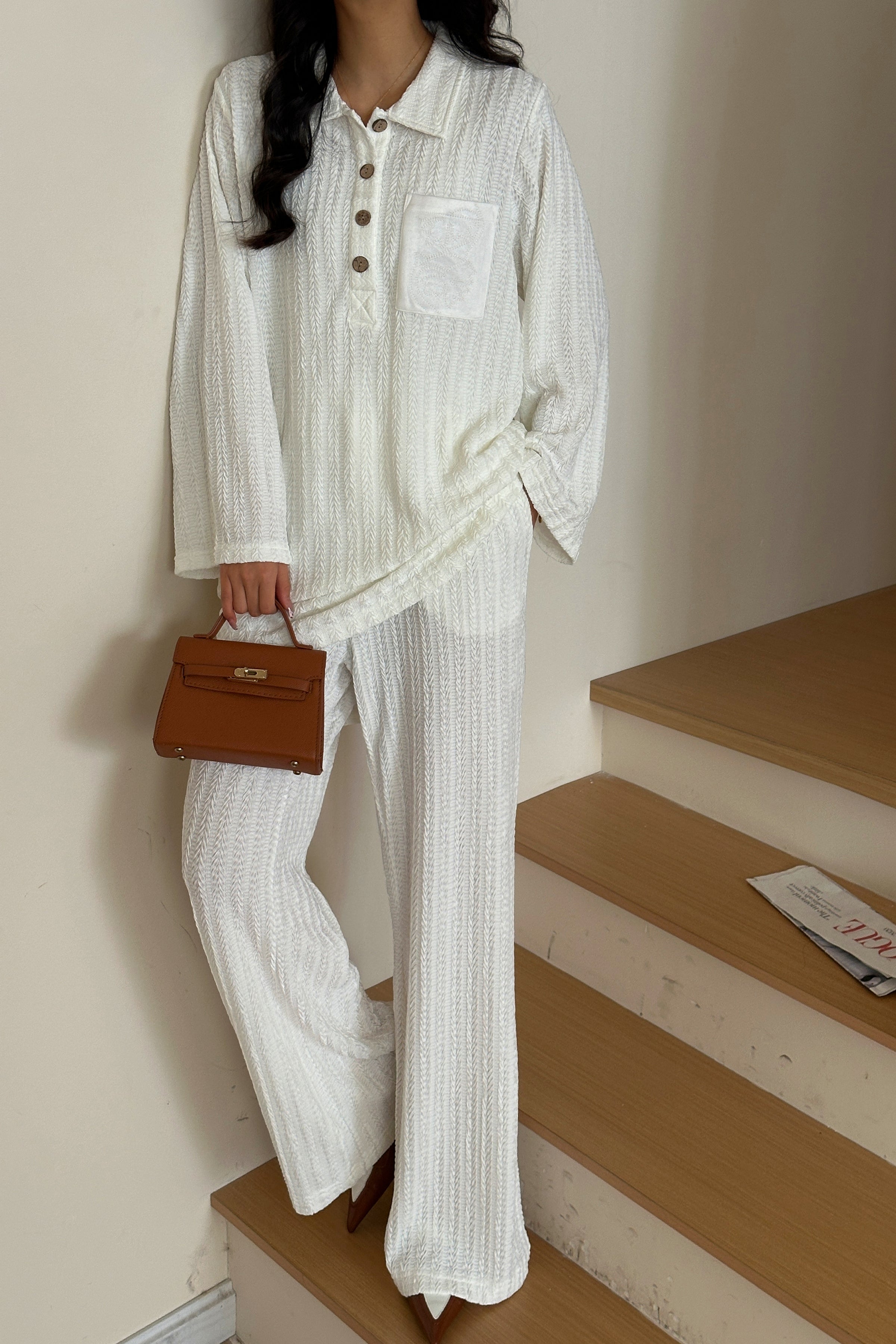 St Orleans Textured white suit with detailed pocket