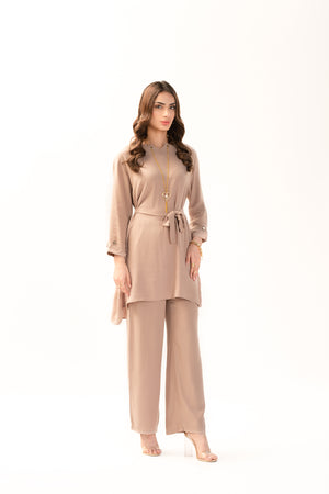 Azade Beige suit with necklace