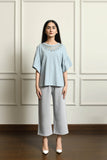 T shirt with lace appliqué