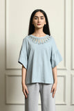 T shirt with lace appliqué