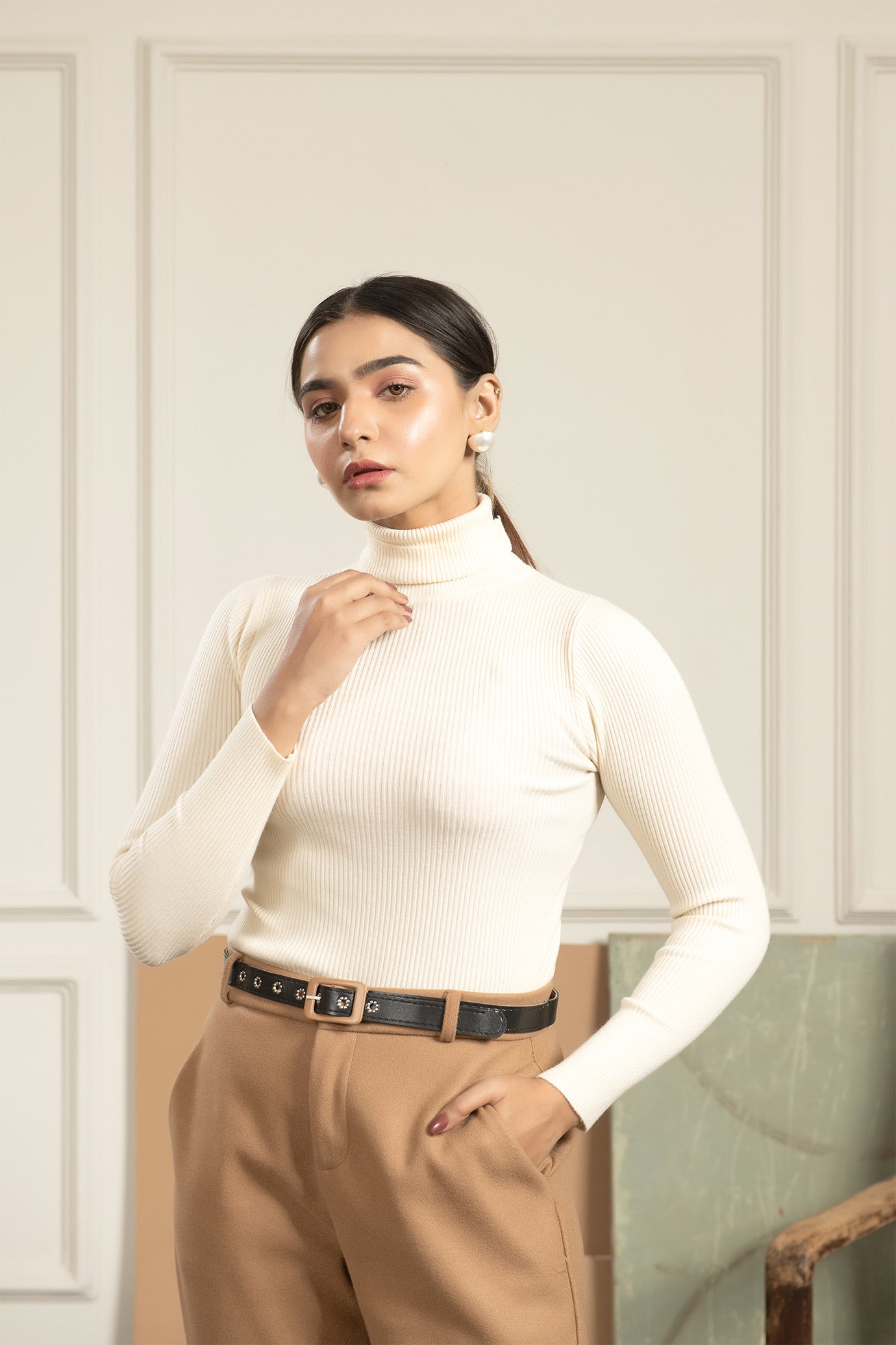 Kiya Bodycon OffWhite Highneck